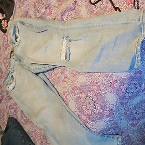 Judy Blue Light Wash Distressed Boyfriend Jeans